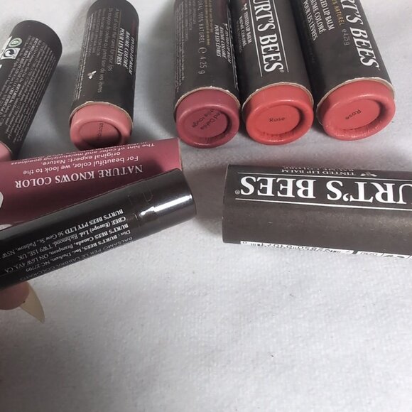 Burt's Bees Tinted Lip Balm 6 Lot Rose Red Dahlia Hibiscus Petunia 6 x 4.25g NEW - Picture 9 of 14